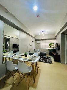 1 Bedroom Unit Avida Towers by PHI Rentals