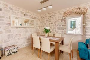 Old Town Museum Square Apartment