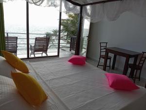 London Villa Secret Beach Mirissa