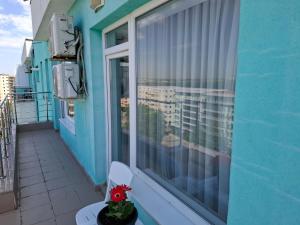 2 rooms apartment, max 4 persons, 30 meters far from the Beach and the Black Sea