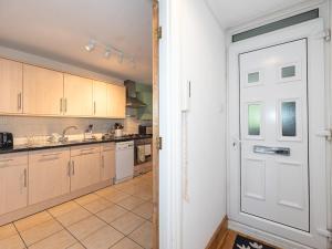 Pass the Keys Homely maisonette in Crouch hill North London