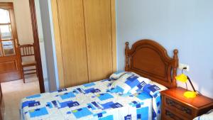 Apartamento con balcón al lado de la iglesia