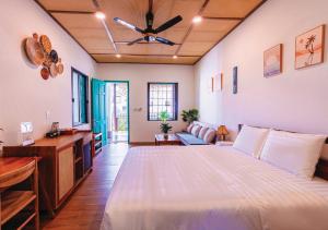Tropical Rustic 3BR Villa, South Phu Quoc