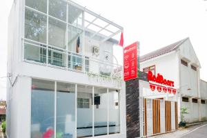 RedDoorz Syariah near Taruna Nusantara Magelang