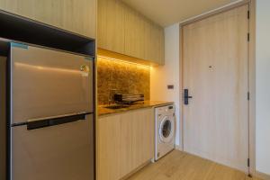 C240 New Prime Location 1BR Condo Near Beach Club