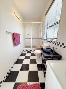 Serene Villa, Britannia Bay overlooking the beach