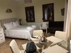 HOTEL ΗΩ (ΞΕΝΩΝΑΣ ΤΣΙΑΧΡΗΣ)