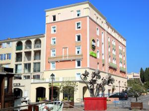 Hotels B&B HOTEL Martigues Port-de-Bouc : photos des chambres