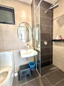 DPristine 4 bedder apartment opposite Legoland and Medini mall