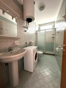 Apartment with pool near the beach