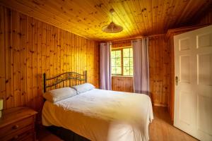 Large Newly Refurbished Lakeside Chalet With Optional Private Hot Tub