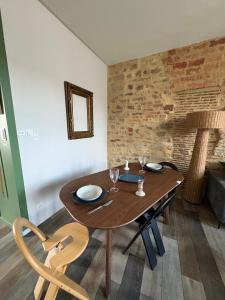 Charmant studio avec terrasse hyper-centre de Vannes à 5 min du Port et des Remparts