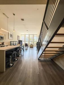 Stylish 2BR Loft with Top-Tier Amenities - 104 - GL