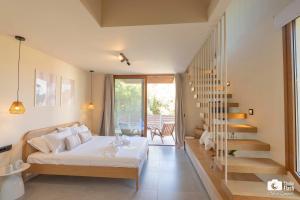 Golden Sun Suites