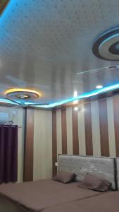 Hotel Yash Dham , Walking Distance To Ram mandir