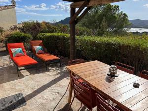Villa vue mer exceptionnelle à 500m de la plage de Santa Giulia