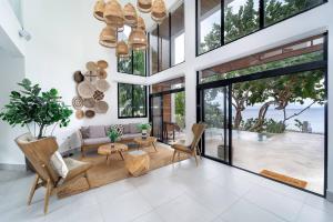 Bayshore 76 Beachfront Villa Palmar de ocoa