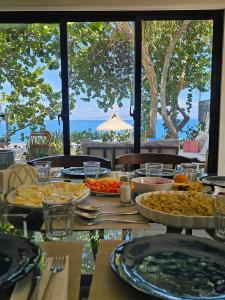 Bayshore 76 Beachfront Villa Palmar de ocoa