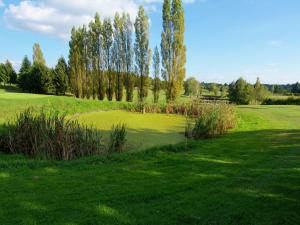 Maisons de vacances Romantic tower with roof terrace and plenty of privacy and use heated pool : photos des chambres