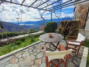 Delphi Sunset Apartment