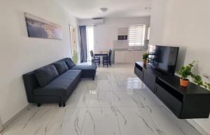 Bright 2-Bedroom Apartment near Gzira Promenade & Sliema Ferry to Valletta