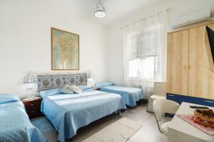 Cagliari Central Rooms With Port View img10