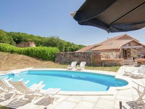 Maisons de vacances Spacious Holiday Home in Roussines with Private Pool : photos des chambres