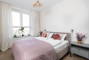 Blushline Apartment with Balcony&AC Wiktoryn
