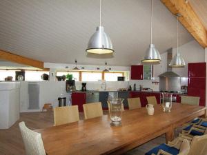 Maisons de vacances Spacious Holiday Home in Roussines with Private Pool : photos des chambres