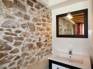 Maisons de vacances Spacious Holiday Home in Roussines with Private Pool : photos des chambres