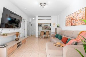 Sublime169 large terrace overlooking the garden and ocean