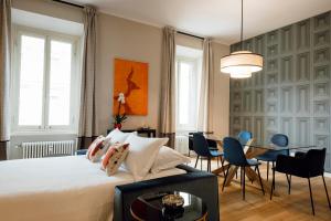 Luxury apartment in the city center with view