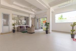 Urbanview Hotel Syariah at Rihlah Homestay Batam