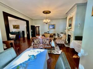 Belle View Manor Inn