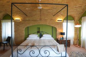 Sacro e Profano Albania