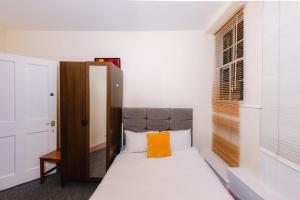 Relaxing City Apartment by Carlton Hill