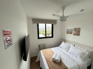 Apartamento mobiliado, com piscina e estacionamento na Barra da Tijuca