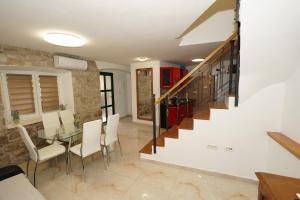 Villa Stone Garden Escape with jacuzzi