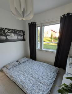 Cozy villa, hot tube and cinema room