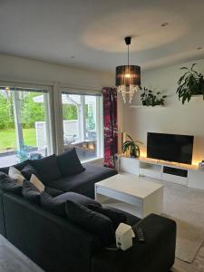 Cozy villa, hot tube and cinema room