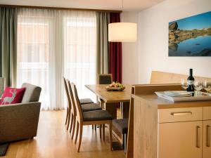 AlpinPark Chalet mit Swimmingpool, Sonnenloggia und Kamin - Großglockner Resort Matrei