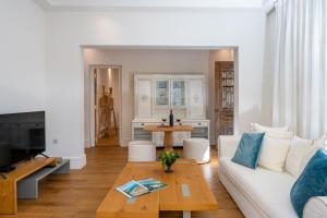 Kostis Parthenis Residence