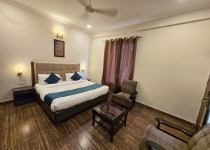 HOTEL - VISHWANATH ! - ! Varanasi - Providing Air conditioned & Well Decorated Rooms with Free Wi-Fi - & Restaurant With LIft Facilities - Best hotel in Varanasi