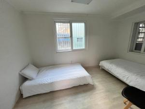 Bueno Day - Near Hongdae & Historic Sites