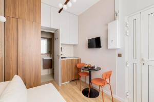 Elegant Studio Rive Gauche Duroc Bon Marche