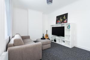 Centrally Located Flat Sleeps 4 King and Sofabed