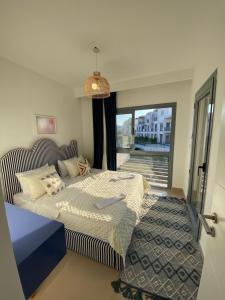 Luxury 4BRs Penthouse Villa, Marassi