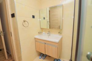 Urban Oasis Apartment