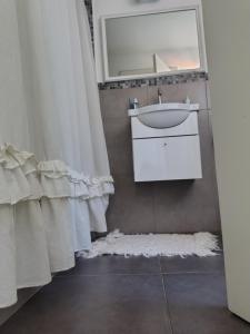 Departamento LA FAMILIA Segundo piso por escaleras con cochera