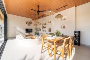 New Bright Mediterranean Escape Near Canggu - 2br